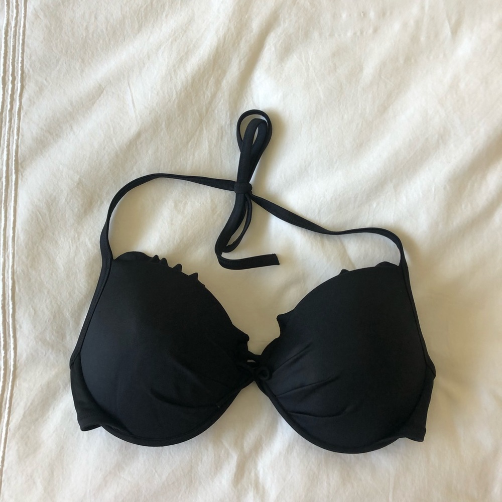 Victoria’s Secret underwire push-up bikini top 👙
